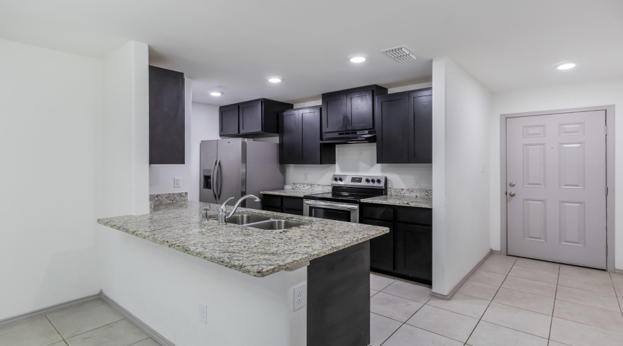 1104 Port Texas Dr., Laredo, Texas 78045, 3 Bedrooms Bedrooms, 3 Rooms Rooms,2 BathroomsBathrooms,Residential,For Sale,1104 Port Texas Dr.,20262895