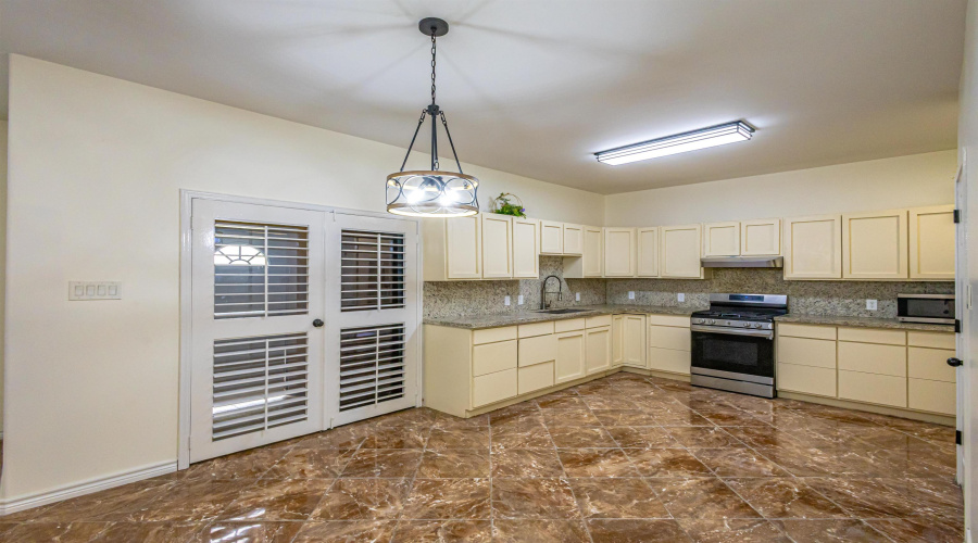11139 Paso De Jacinto Lp, LAREDO, Texas 78045, 4 Bedrooms Bedrooms, 6 Rooms Rooms,2 BathroomsBathrooms,Residential,For Sale,11139 Paso De Jacinto Lp,20262898