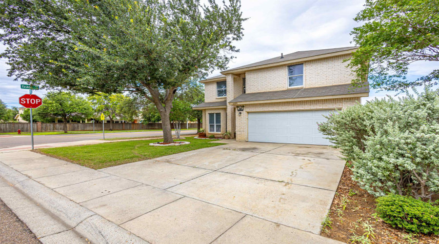 11139 Paso De Jacinto Lp, LAREDO, Texas 78045, 4 Bedrooms Bedrooms, 6 Rooms Rooms,2 BathroomsBathrooms,Residential,For Sale,11139 Paso De Jacinto Lp,20262898