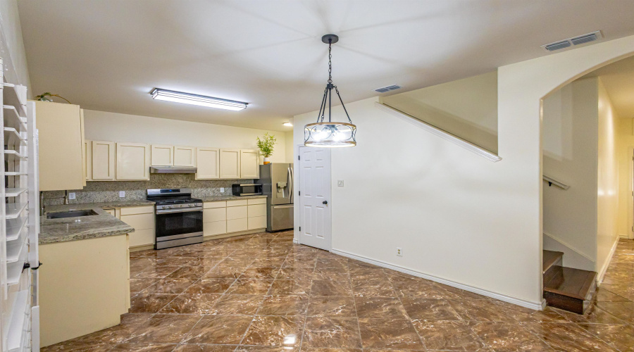 11139 Paso De Jacinto Lp, LAREDO, Texas 78045, 4 Bedrooms Bedrooms, 6 Rooms Rooms,2 BathroomsBathrooms,Residential,For Sale,11139 Paso De Jacinto Lp,20262898