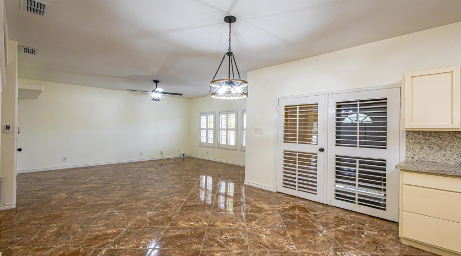 11139 Paso De Jacinto Lp, LAREDO, Texas 78045, 4 Bedrooms Bedrooms, 6 Rooms Rooms,2 BathroomsBathrooms,Residential,For Sale,11139 Paso De Jacinto Lp,20262898
