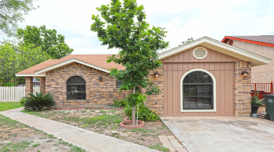8761 Augusta Lp, Laredo, Texas 78045, 3 Bedrooms Bedrooms, 7 Rooms Rooms,2 BathroomsBathrooms,Residential,For Rent,8761 Augusta Lp,20262900
