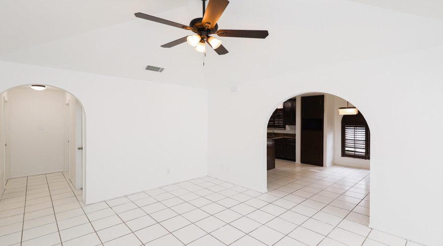 8761 Augusta Lp, Laredo, Texas 78045, 3 Bedrooms Bedrooms, 7 Rooms Rooms,2 BathroomsBathrooms,Residential,For Rent,8761 Augusta Lp,20262900