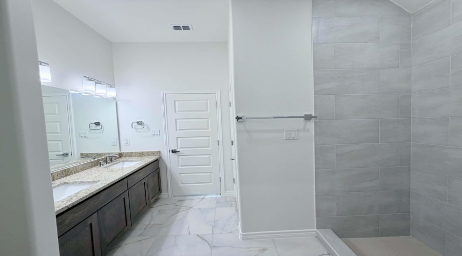 5609 Beefalo Ln., Laredo, Texas 78046, 4 Bedrooms Bedrooms, 8 Rooms Rooms,2 BathroomsBathrooms,Residential,For Sale,5609 Beefalo Ln.,20262902