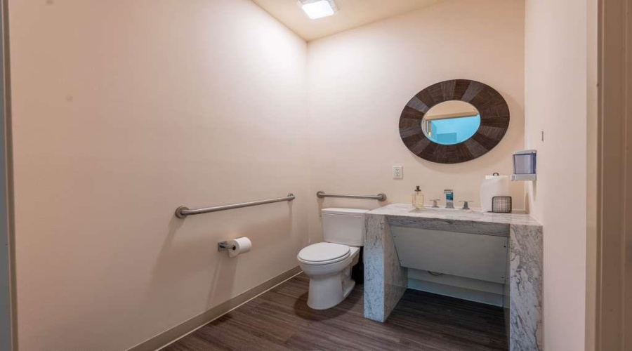 7010 Rocio Dr, laredo, Texas 78045, 1 Room Rooms,1 BathroomBathrooms,Commercial retail/office,For Rent,7010 Rocio Dr,20262904