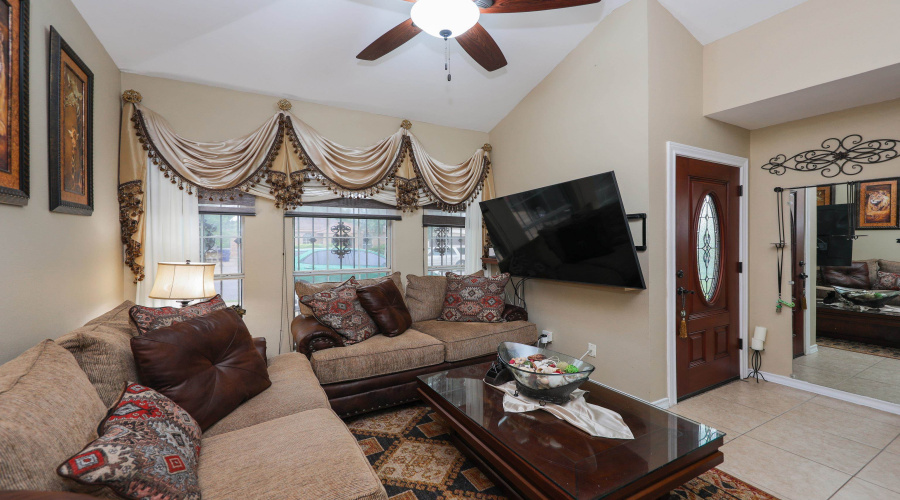 4106 Campeche Dr, Laredo, Texas 78046, 3 Bedrooms Bedrooms, 6 Rooms Rooms,2 BathroomsBathrooms,Residential,For Sale,4106 Campeche Dr,20262903