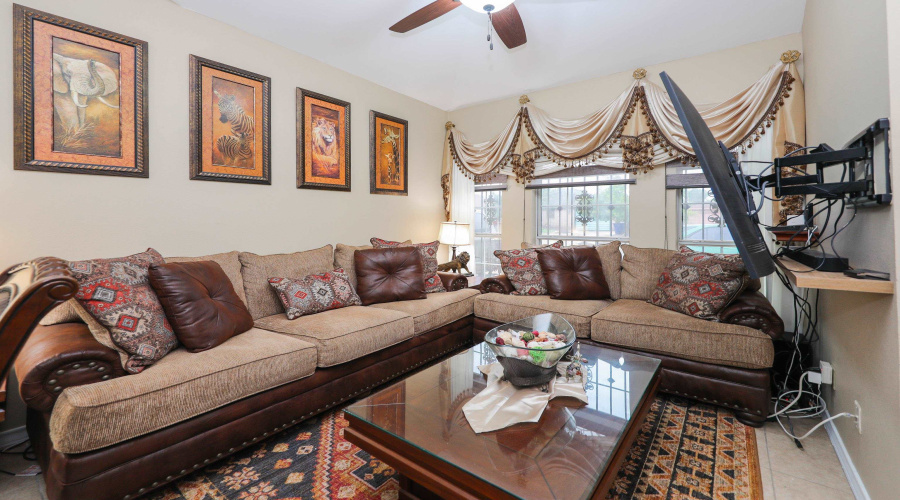 4106 Campeche Dr, Laredo, Texas 78046, 3 Bedrooms Bedrooms, 6 Rooms Rooms,2 BathroomsBathrooms,Residential,For Sale,4106 Campeche Dr,20262903
