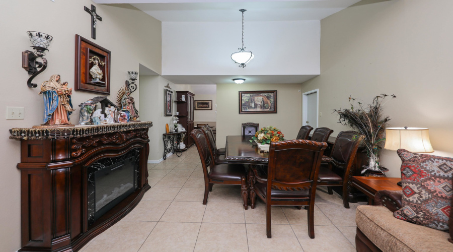 4106 Campeche Dr, Laredo, Texas 78046, 3 Bedrooms Bedrooms, 6 Rooms Rooms,2 BathroomsBathrooms,Residential,For Sale,4106 Campeche Dr,20262903