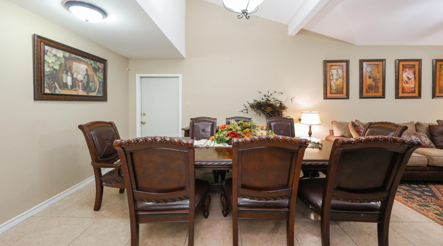 4106 Campeche Dr, Laredo, Texas 78046, 3 Bedrooms Bedrooms, 6 Rooms Rooms,2 BathroomsBathrooms,Residential,For Sale,4106 Campeche Dr,20262903