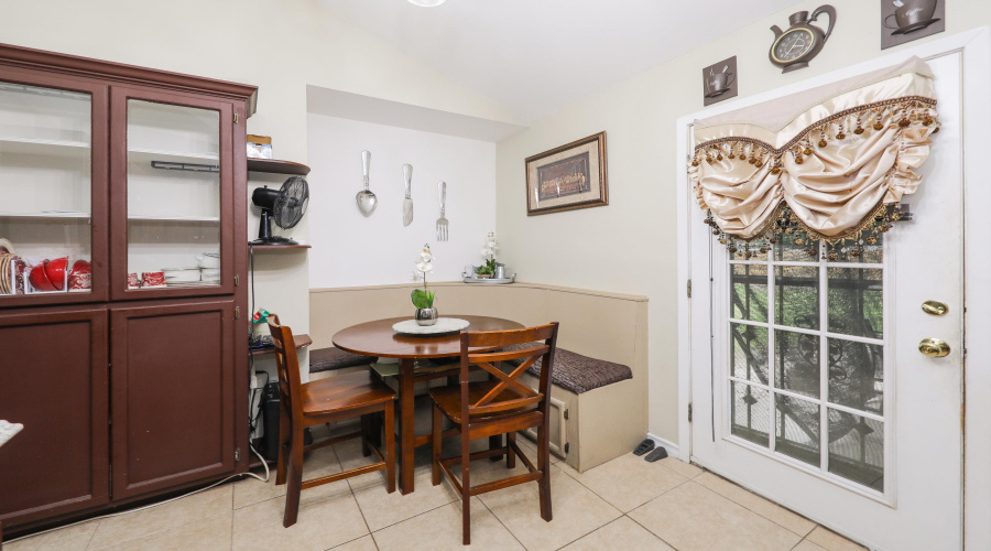 4106 Campeche Dr, Laredo, Texas 78046, 3 Bedrooms Bedrooms, 6 Rooms Rooms,2 BathroomsBathrooms,Residential,For Sale,4106 Campeche Dr,20262903