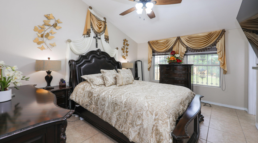 4106 Campeche Dr, Laredo, Texas 78046, 3 Bedrooms Bedrooms, 6 Rooms Rooms,2 BathroomsBathrooms,Residential,For Sale,4106 Campeche Dr,20262903