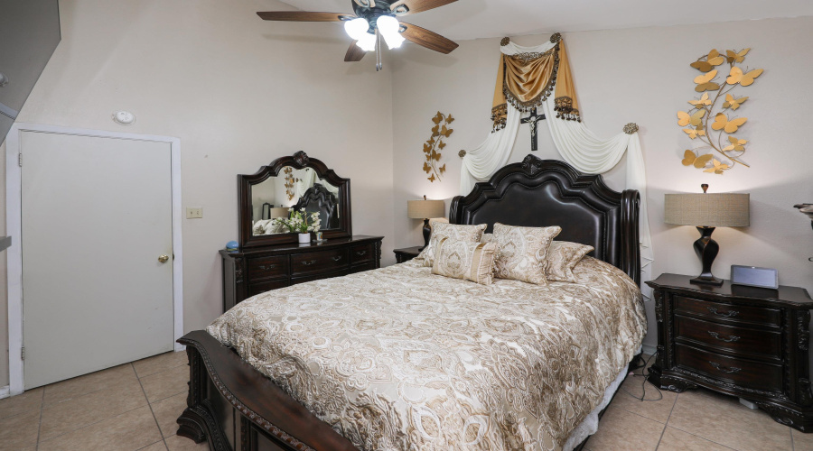 4106 Campeche Dr, Laredo, Texas 78046, 3 Bedrooms Bedrooms, 6 Rooms Rooms,2 BathroomsBathrooms,Residential,For Sale,4106 Campeche Dr,20262903