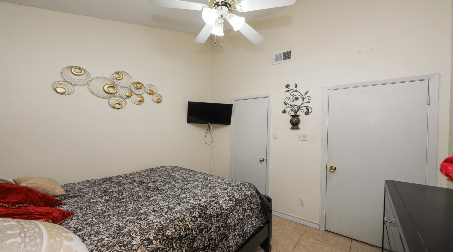 4106 Campeche Dr, Laredo, Texas 78046, 3 Bedrooms Bedrooms, 6 Rooms Rooms,2 BathroomsBathrooms,Residential,For Sale,4106 Campeche Dr,20262903