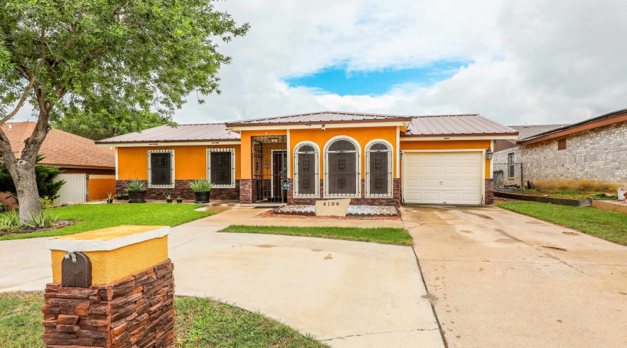 4106 Campeche Dr, Laredo, Texas 78046, 3 Bedrooms Bedrooms, 6 Rooms Rooms,2 BathroomsBathrooms,Residential,For Sale,4106 Campeche Dr,20262903