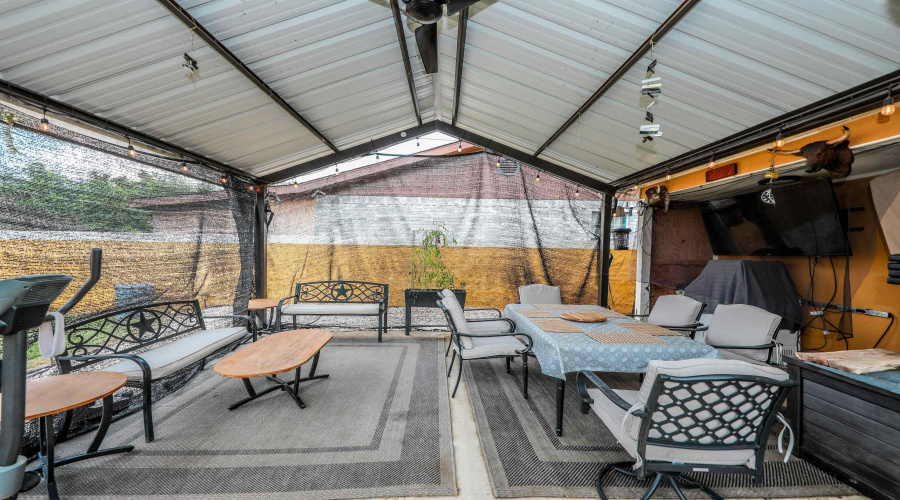 4106 Campeche Dr, Laredo, Texas 78046, 3 Bedrooms Bedrooms, 6 Rooms Rooms,2 BathroomsBathrooms,Residential,For Sale,4106 Campeche Dr,20262903