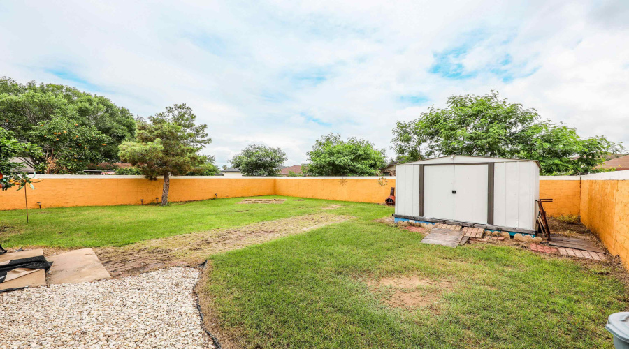 4106 Campeche Dr, Laredo, Texas 78046, 3 Bedrooms Bedrooms, 6 Rooms Rooms,2 BathroomsBathrooms,Residential,For Sale,4106 Campeche Dr,20262903