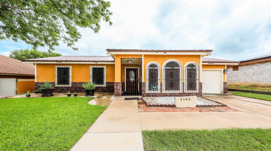 4106 Campeche Dr, Laredo, Texas 78046, 3 Bedrooms Bedrooms, 6 Rooms Rooms,2 BathroomsBathrooms,Residential,For Sale,4106 Campeche Dr,20262903