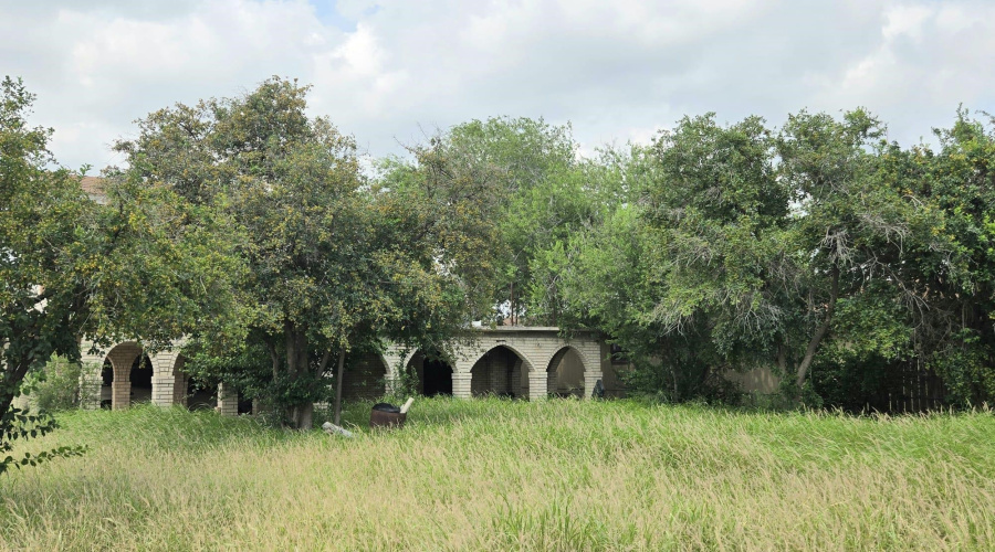 2409 Ugarte St, Laredo, Texas 78041-3960, 3 Bedrooms Bedrooms, 6 Rooms Rooms,2 BathroomsBathrooms,Residential,For Sale,2409 Ugarte St,20262905