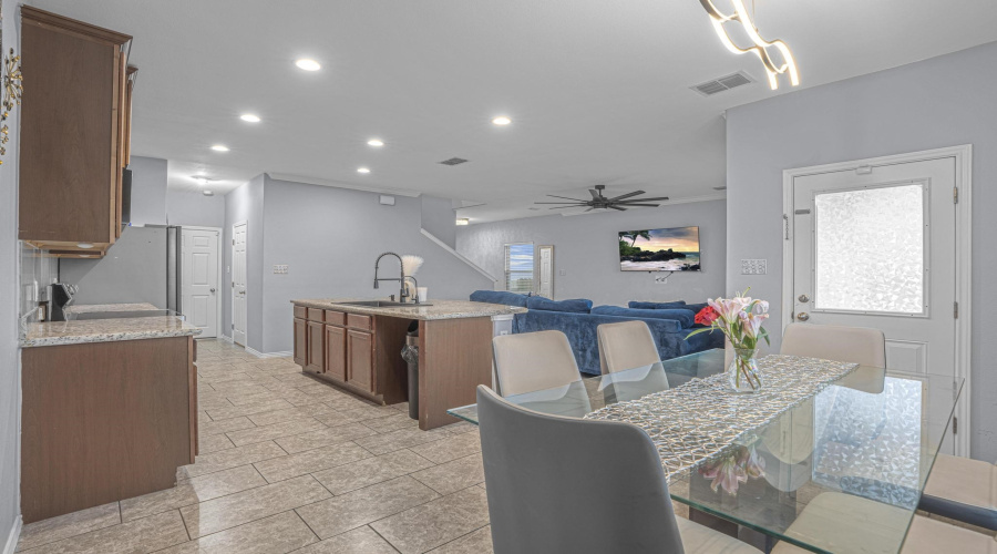 9983 Inmaculada Ln, Laredo, Texas 78045-4255, 3 Bedrooms Bedrooms, 4 Rooms Rooms,2 BathroomsBathrooms,Residential,For Sale,9983 Inmaculada Ln,20262906