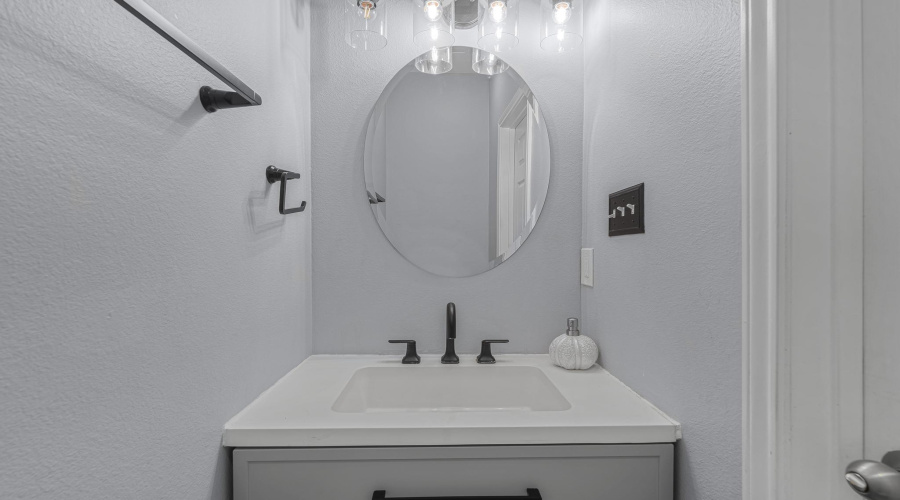 9983 Inmaculada Ln, Laredo, Texas 78045-4255, 3 Bedrooms Bedrooms, 4 Rooms Rooms,2 BathroomsBathrooms,Residential,For Sale,9983 Inmaculada Ln,20262906