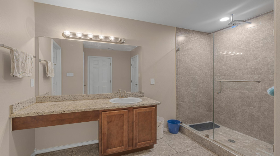 9983 Inmaculada Ln, Laredo, Texas 78045-4255, 3 Bedrooms Bedrooms, 4 Rooms Rooms,2 BathroomsBathrooms,Residential,For Sale,9983 Inmaculada Ln,20262906