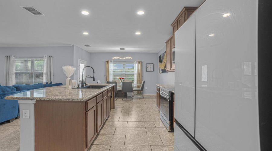 9983 Inmaculada Ln, Laredo, Texas 78045-4255, 3 Bedrooms Bedrooms, 4 Rooms Rooms,2 BathroomsBathrooms,Residential,For Sale,9983 Inmaculada Ln,20262906