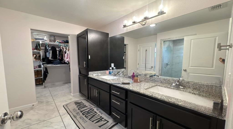 3503 Eduardo E Hayes Rd., Laredo, Texas 78046, 3 Bedrooms Bedrooms, 5 Rooms Rooms,2 BathroomsBathrooms,Residential,For Rent,3503 Eduardo E Hayes Rd.,20262908