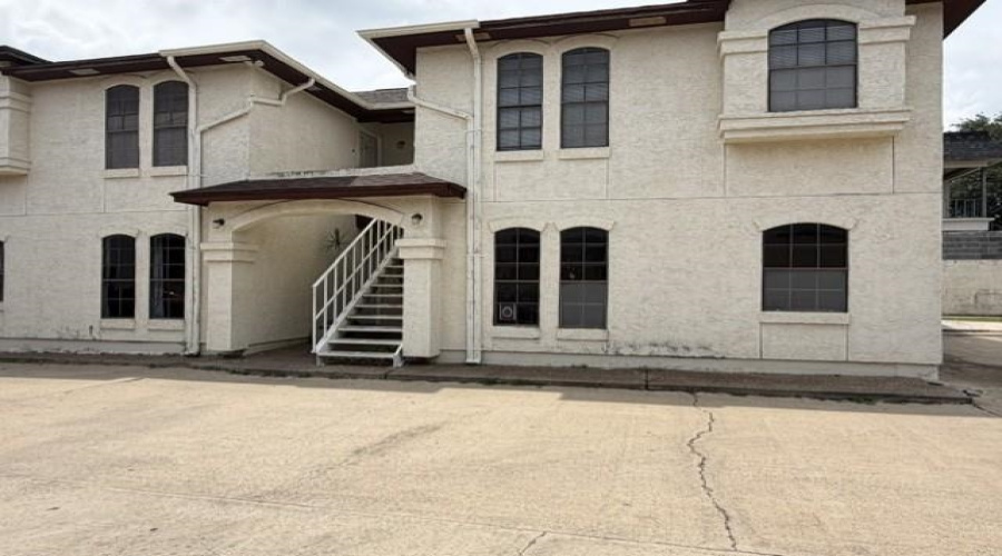 104 Belaire Dr, LAREDO, Texas 78041, 2 Bedrooms Bedrooms, 4 Rooms Rooms,2 BathroomsBathrooms,Residential,For Sale,104 Belaire Dr,20262909