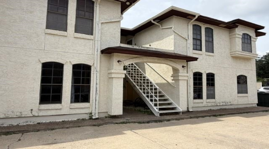 104 Belaire Dr, LAREDO, Texas 78041, 2 Bedrooms Bedrooms, 4 Rooms Rooms,2 BathroomsBathrooms,Residential,For Sale,104 Belaire Dr,20262909