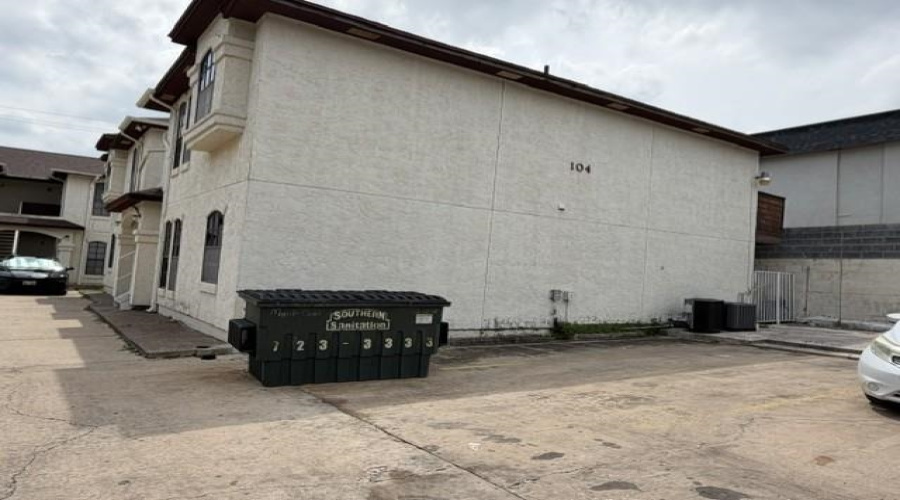 104 Belaire Dr, LAREDO, Texas 78041, 2 Bedrooms Bedrooms, 4 Rooms Rooms,2 BathroomsBathrooms,Residential,For Sale,104 Belaire Dr,20262909