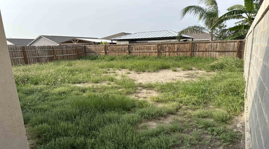626 Rockrose Dr, Laredo, Texas 78046, 3 Bedrooms Bedrooms, 4 Rooms Rooms,2 BathroomsBathrooms,Residential,For Sale,626 Rockrose Dr,20262910