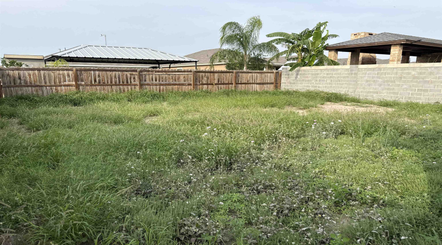 626 Rockrose Dr, Laredo, Texas 78046, 3 Bedrooms Bedrooms, 4 Rooms Rooms,2 BathroomsBathrooms,Residential,For Sale,626 Rockrose Dr,20262910