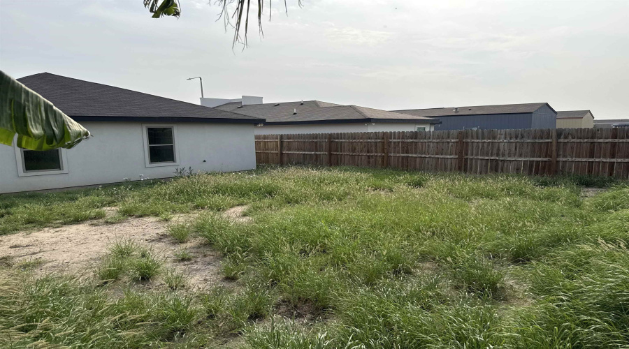626 Rockrose Dr, Laredo, Texas 78046, 3 Bedrooms Bedrooms, 4 Rooms Rooms,2 BathroomsBathrooms,Residential,For Sale,626 Rockrose Dr,20262910