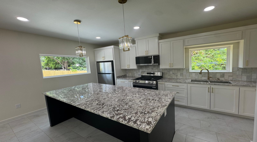 3504 San Agustin Ave, Laredo, Texas 78041, 4 Bedrooms Bedrooms, 6 Rooms Rooms,2 BathroomsBathrooms,Residential,For Sale,3504 San Agustin Ave,20262915