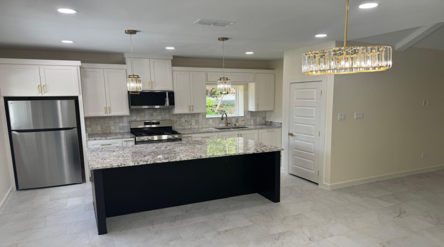 3504 San Agustin Ave, Laredo, Texas 78041, 4 Bedrooms Bedrooms, 6 Rooms Rooms,2 BathroomsBathrooms,Residential,For Sale,3504 San Agustin Ave,20262915