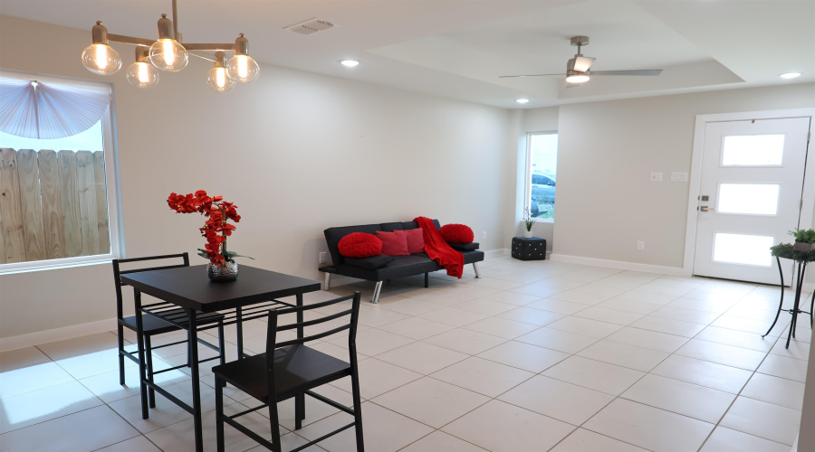 2903 Rowan Dr, Laredo, Texas 78046-2211, 4 Bedrooms Bedrooms, 5 Rooms Rooms,2 BathroomsBathrooms,Residential,For Sale,2903 Rowan Dr,20262916