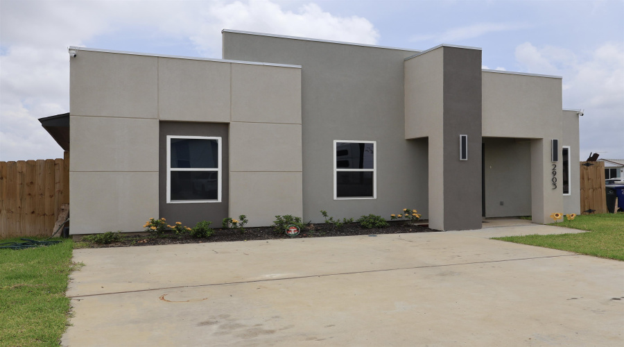 2903 Rowan Dr, Laredo, Texas 78046-2211, 4 Bedrooms Bedrooms, 5 Rooms Rooms,2 BathroomsBathrooms,Residential,For Sale,2903 Rowan Dr,20262916