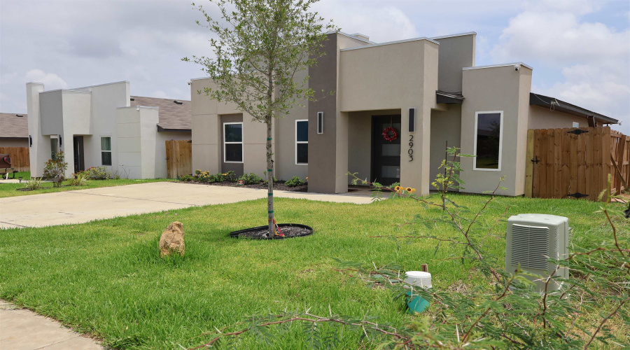 2903 Rowan Dr, Laredo, Texas 78046-2211, 4 Bedrooms Bedrooms, 5 Rooms Rooms,2 BathroomsBathrooms,Residential,For Sale,2903 Rowan Dr,20262916
