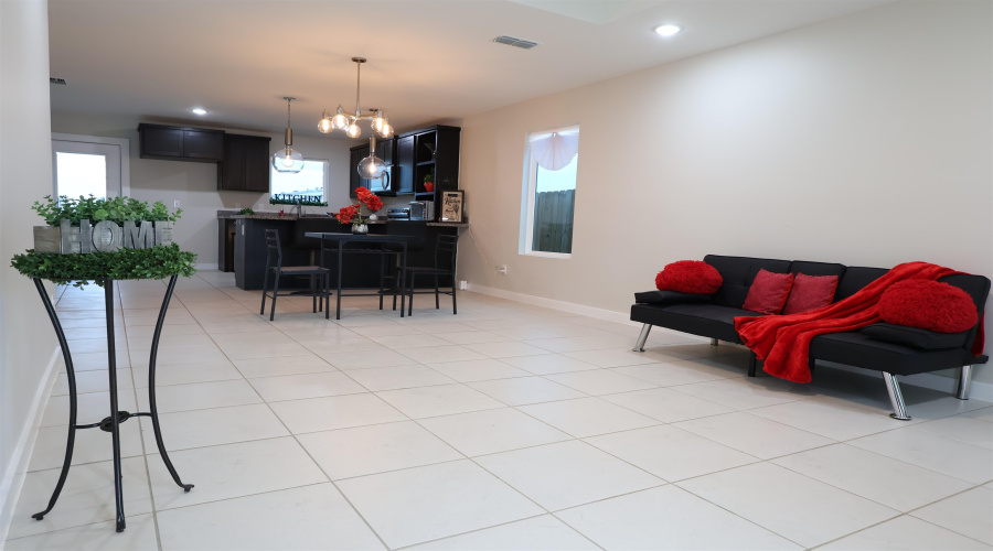 2903 Rowan Dr, Laredo, Texas 78046-2211, 4 Bedrooms Bedrooms, 5 Rooms Rooms,2 BathroomsBathrooms,Residential,For Sale,2903 Rowan Dr,20262916