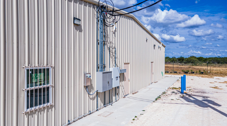 25998 State Hwy 359, Bruni, Texas 78344, 1 Bedroom Bedrooms, ,3 BathroomsBathrooms,Commercial/industrial,For Sale,25998 State Hwy 359,20262923