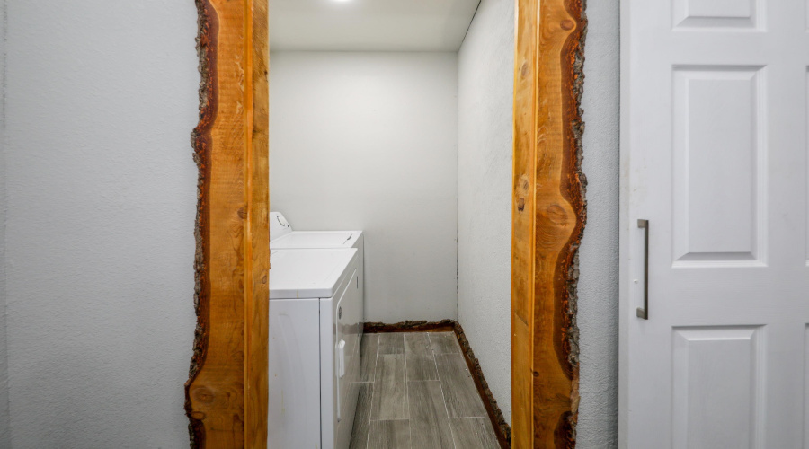 718 E 12TH Ave, Zapata, Texas 78076, 1 Room Rooms,2 BathroomsBathrooms,Commercial retail/office,For Sale,718 E 12TH Ave,20262926