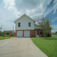 205 Vista Hermosa, Zapata, Texas 78076, 5 Bedrooms Bedrooms, 8 Rooms Rooms,3 BathroomsBathrooms,Residential,For Sale,205 Vista Hermosa,20262918