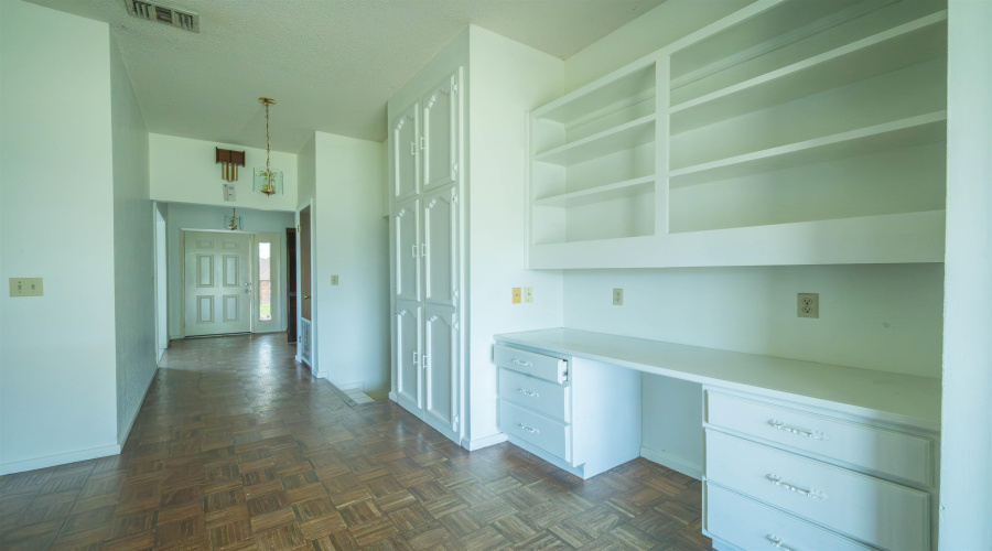 205 Vista Hermosa, Zapata, Texas 78076, 5 Bedrooms Bedrooms, 8 Rooms Rooms,3 BathroomsBathrooms,Residential,For Sale,205 Vista Hermosa,20262918