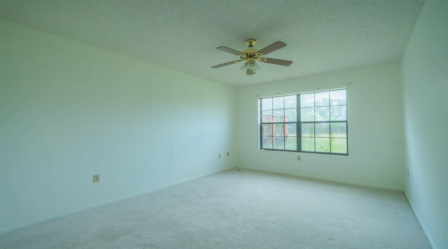 205 Vista Hermosa, Zapata, Texas 78076, 5 Bedrooms Bedrooms, 8 Rooms Rooms,3 BathroomsBathrooms,Residential,For Sale,205 Vista Hermosa,20262918