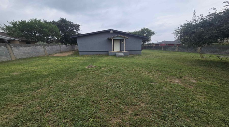 503 Rio Rojo, Rio Bravo, Texas 78046, 4 Bedrooms Bedrooms, 6 Rooms Rooms,1 BathroomBathrooms,Residential,For Sale,503 Rio Rojo,20262919