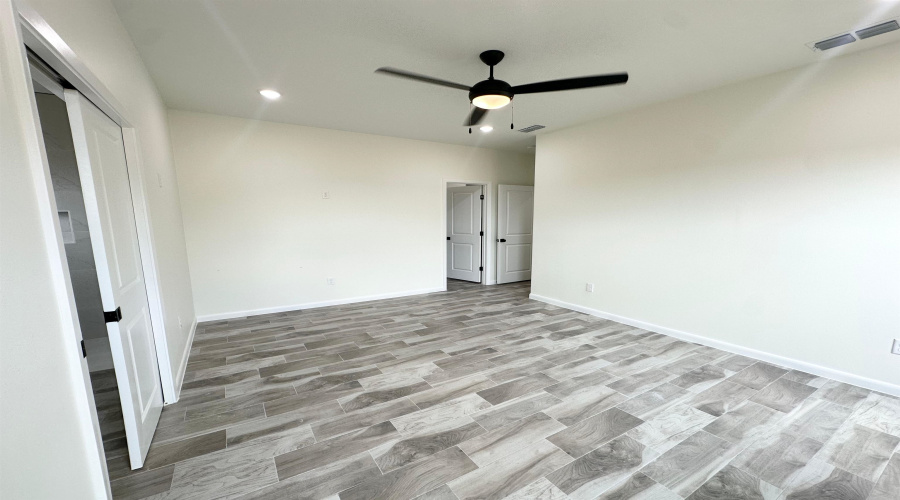 1642 Secretaria Ln., LAREDO, Texas 78046, 2 Bedrooms Bedrooms, 5 Rooms Rooms,2 BathroomsBathrooms,Residential,For Sale,1642 Secretaria Ln.,20262925