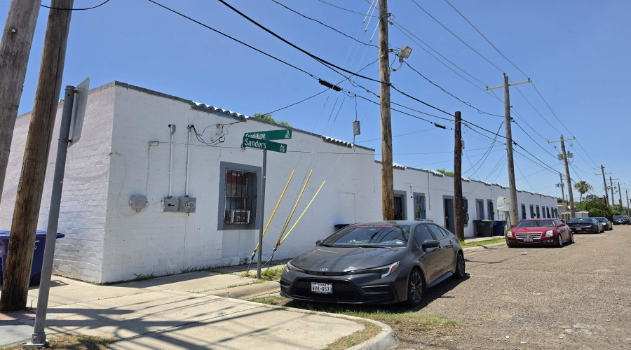 120 Guadalupe St, Laredo, Texas 78040, ,Multi-family,For Sale,120 Guadalupe St,20262928