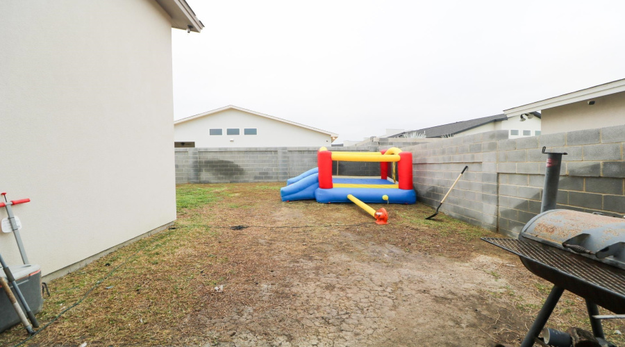 2525 Lucia Ct, Laredo, Texas 78041, 3 Bedrooms Bedrooms, 5 Rooms Rooms,2 BathroomsBathrooms,Residential,For Sale,2525 Lucia Ct,20262929