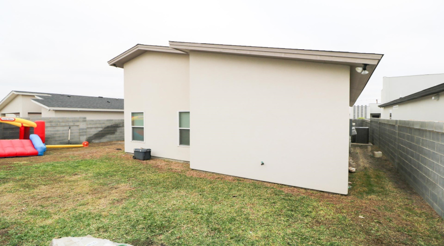 2525 Lucia Ct, Laredo, Texas 78041, 3 Bedrooms Bedrooms, 5 Rooms Rooms,2 BathroomsBathrooms,Residential,For Sale,2525 Lucia Ct,20262929