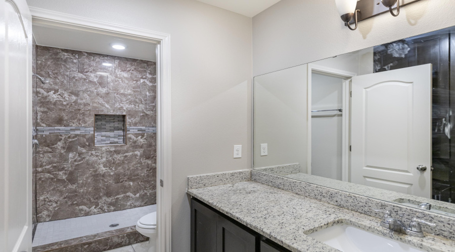 5605 Montevista Dr., Laredo, Texas 78041, 3 Bedrooms Bedrooms, 3 Rooms Rooms,2 BathroomsBathrooms,Residential,For Sale,5605 Montevista Dr.,20262930